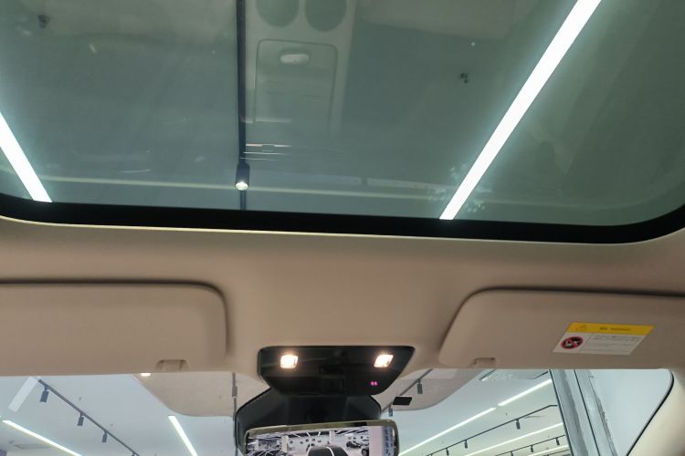 理想汽车 理想MEGA 2025 汽车图片 #19