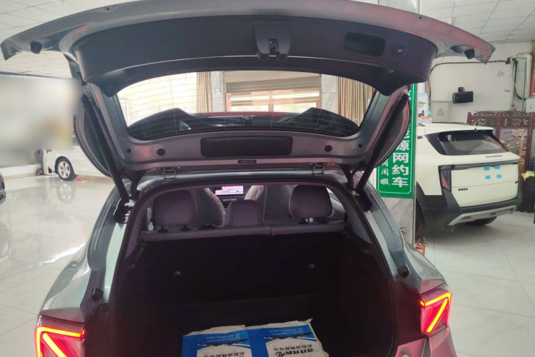 MG 4 EV 2025 immagine di auto #19