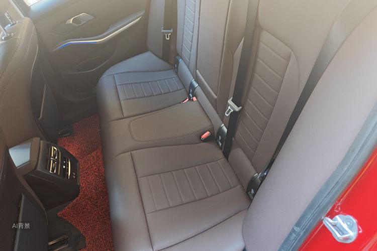 BMW 3 Series 2020 car image #19