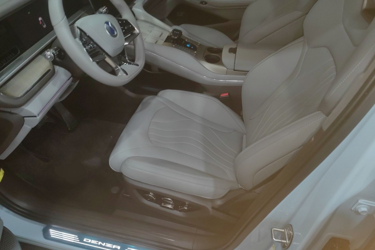 Denza N7 2024 #19 Denza N7 2024 car image #19