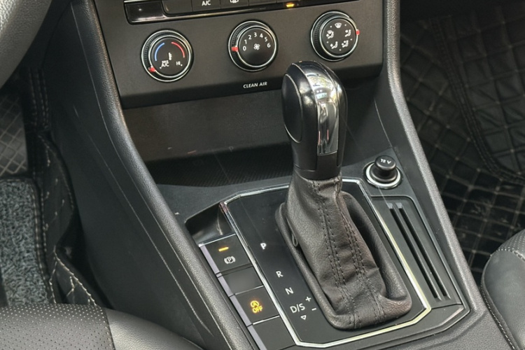 Volkswagen Lavida 2019 #19 Volkswagen Lavida 2019 car image #19