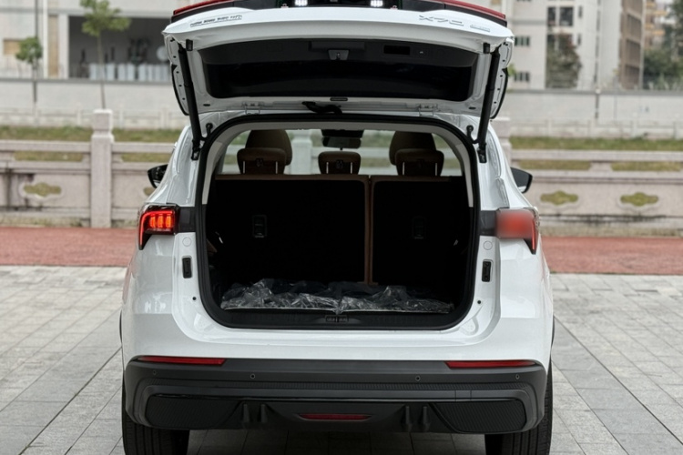 Jetour X70 C-DM 2024 car image #19