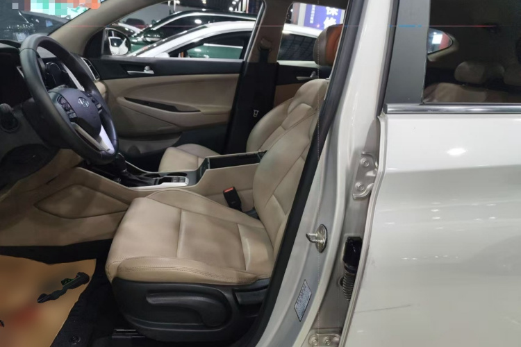 Hyundai Tucson 2017 car image #19