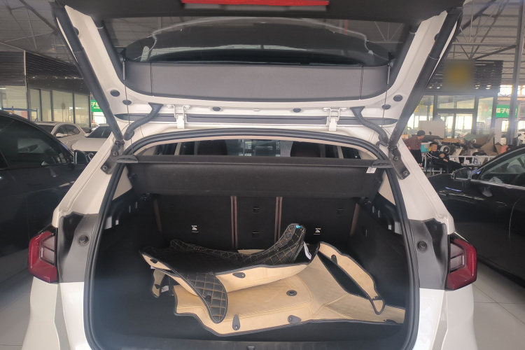 BMW iX1 2024 изображение автомобиля #19