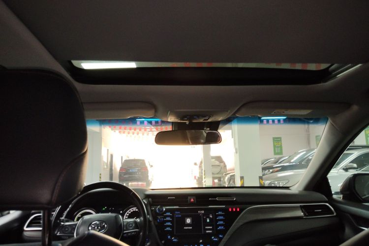 Toyota Camry 2018 car image #19