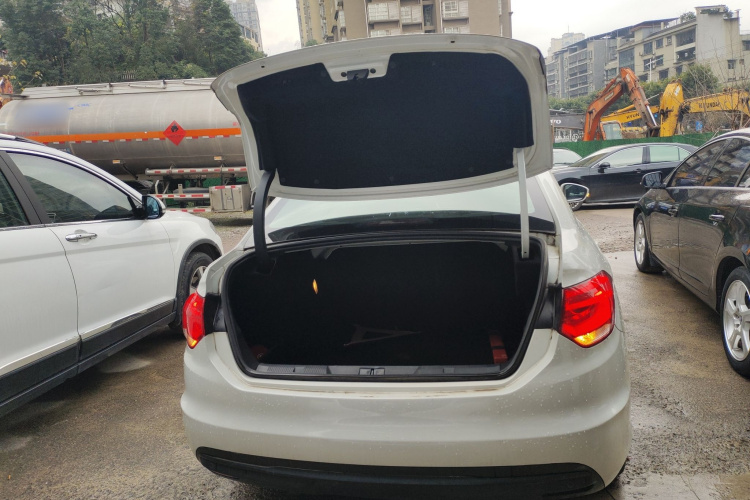 Citroen C4L 2015 car image #19