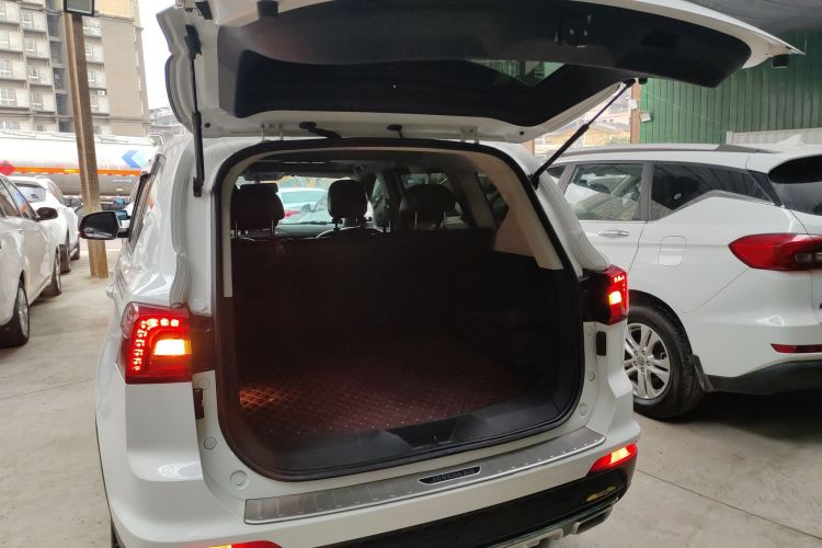 Forthing JOYEAR X5 2017 صورة سيارة #19