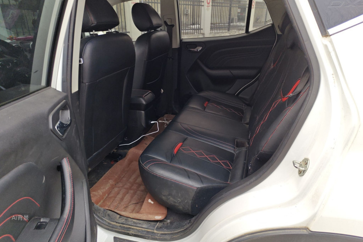 Soueast DX3 2018 #19 Soueast DX3 2018 صورة سيارة #19