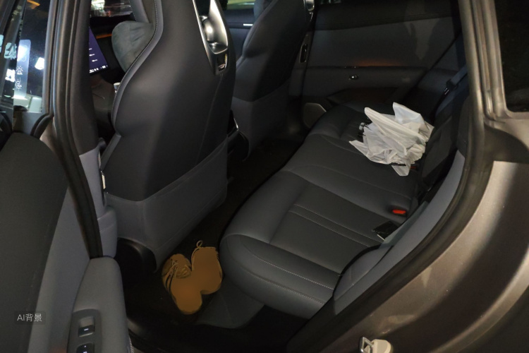 MI YU7 2025 car image #19