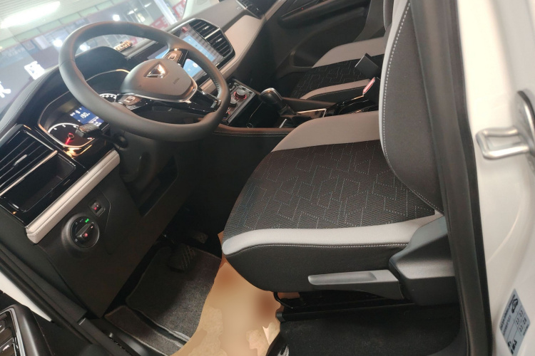 VS5 2025 #19 VS5 2025 car image #19
