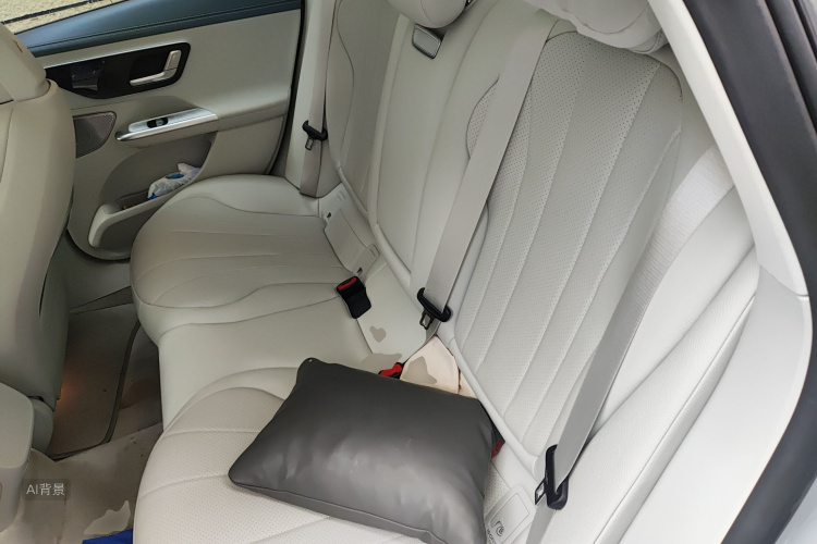 Mercedes-Benz EQE Class 2022 car image #19