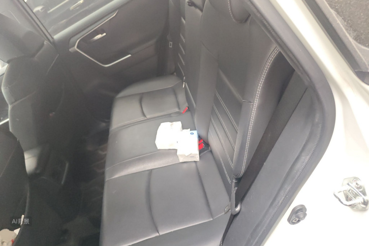 Toyota RAV4 2023 car image #19