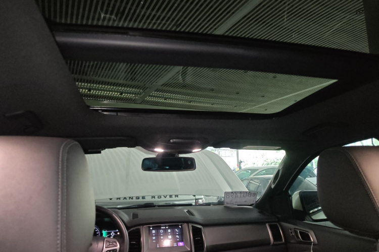 Ford Everest 2017 صورة سيارة #19