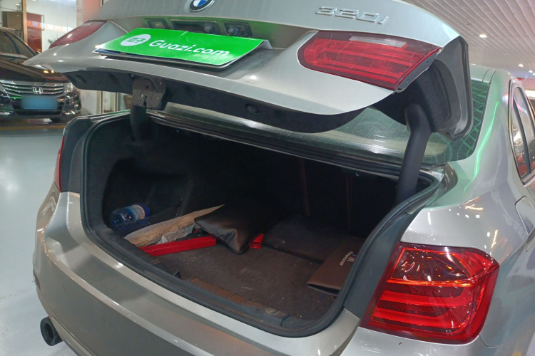 BMW 3 Series 2014 car image #19