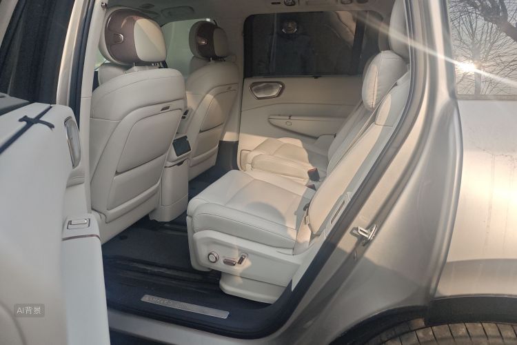 Lynk & Co 900 2025 car image #19