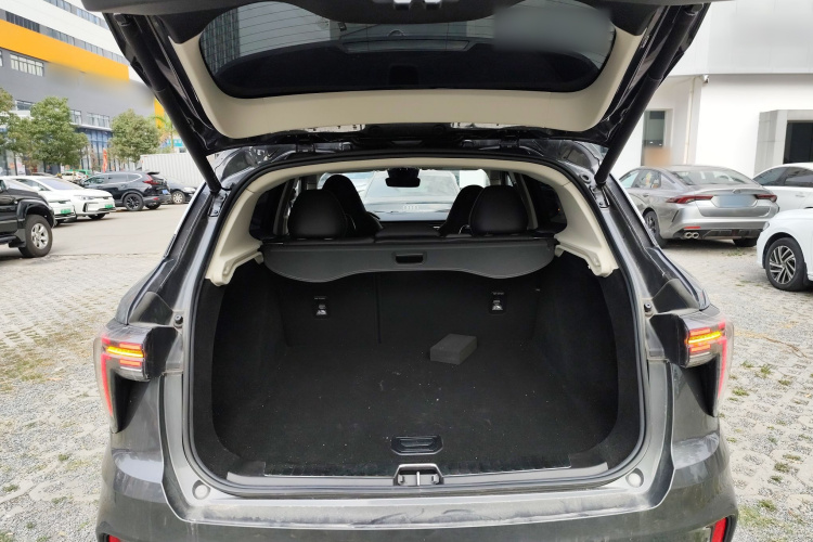 Lynk & Co 01 2024 car image #19