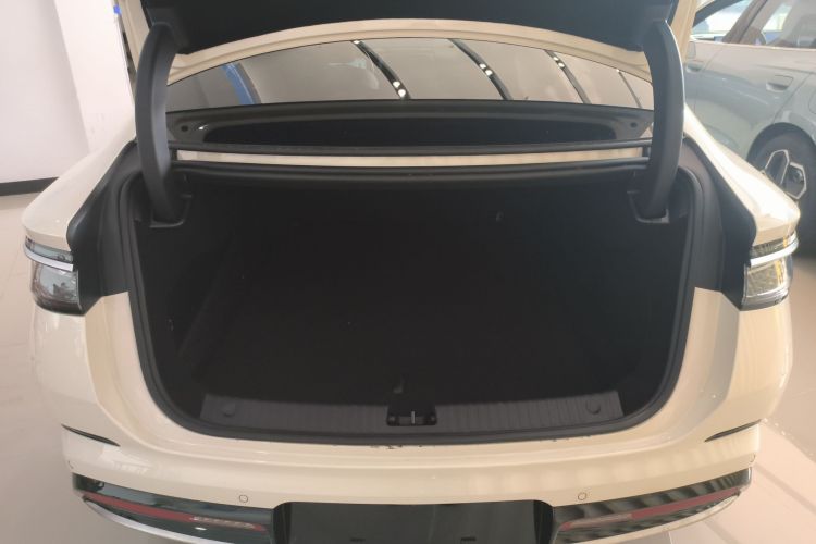 BYD Seal 07 DM-i 2025 car image #19