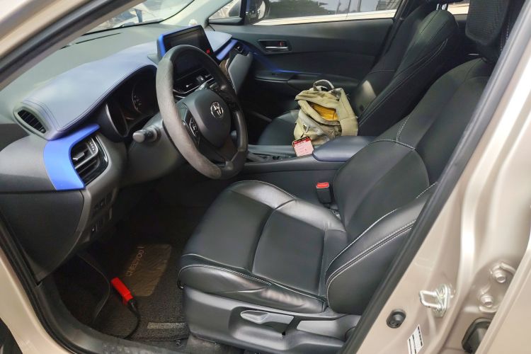 Toyota C-HR 2022 car image #19