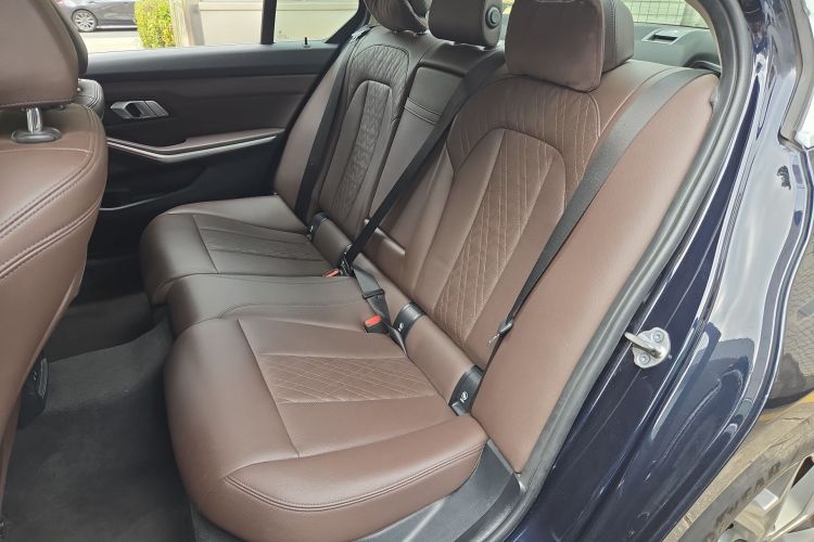 BMW i3 2022 car image #19