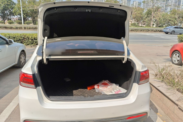 起亚 起亚K4 2016 汽车图片 #19