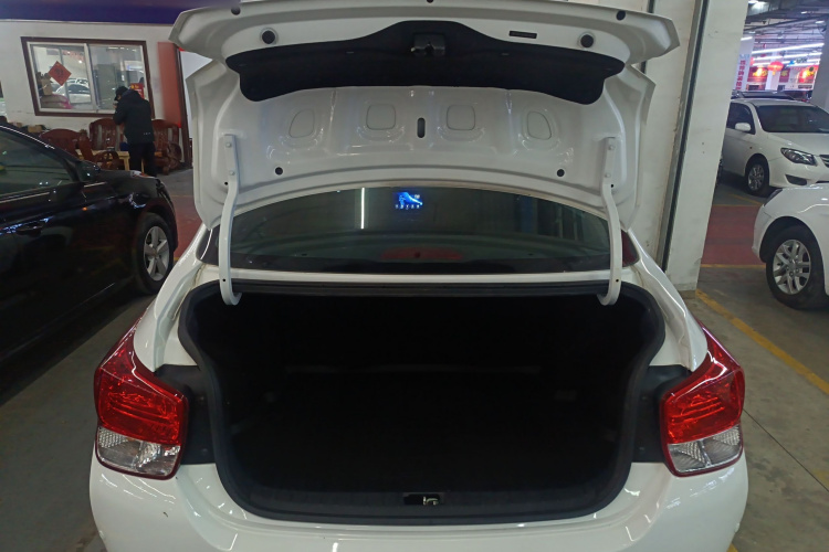 Hyundai Reina 2019 car image #19