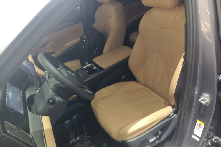 BYD SongL DM-i 2024 #19 BYD SongL DM-i 2024 car image #19