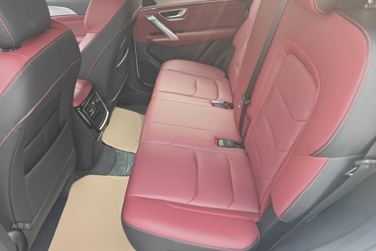 X70 PLUS 2025 car image #19
