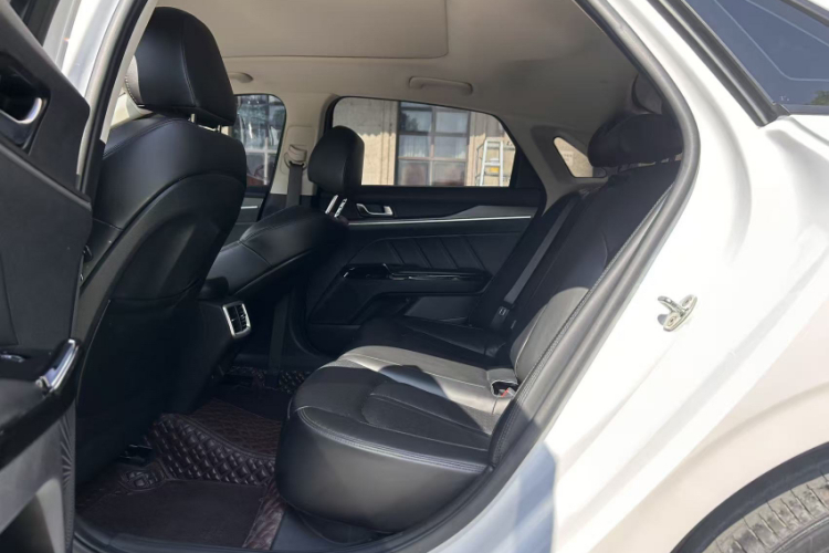 起亚 起亚K5 2022 汽车图片 #19