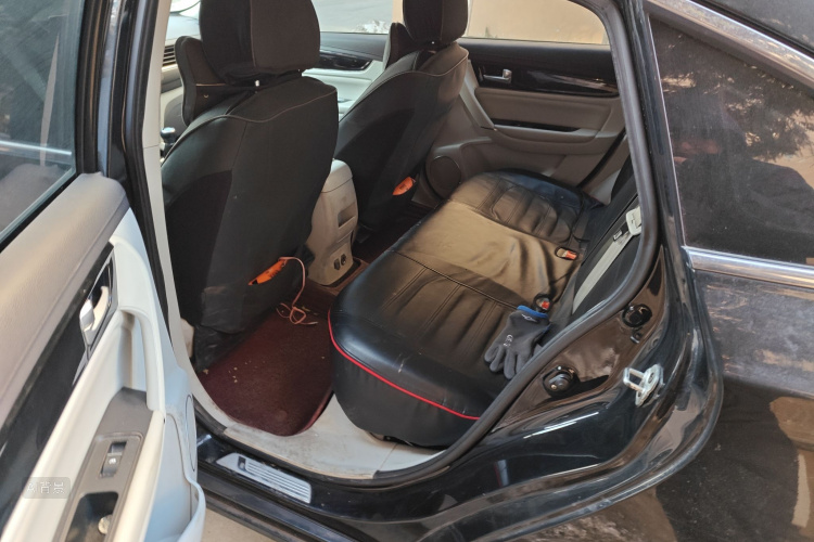 Forthing JOYEAR S50 2017 #19 Forthing JOYEAR S50 2017 car image #19