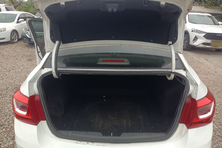 Chevrolet Cruze 2015 immagine di auto #19