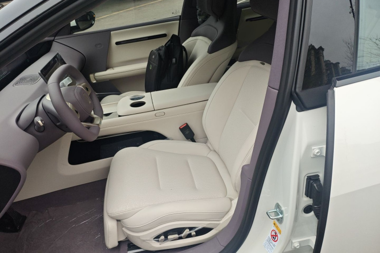 Avatr 06 2025 #19 Avatr 06 2025 car image #19