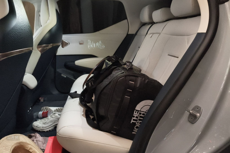 Zeekr X 2023 car image #19