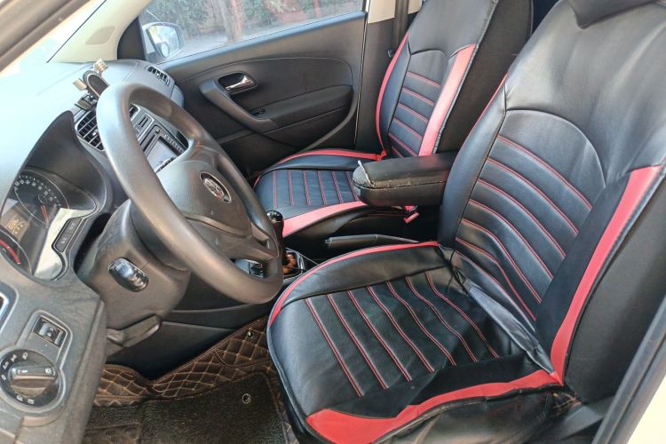 Polo 2015 car image #19