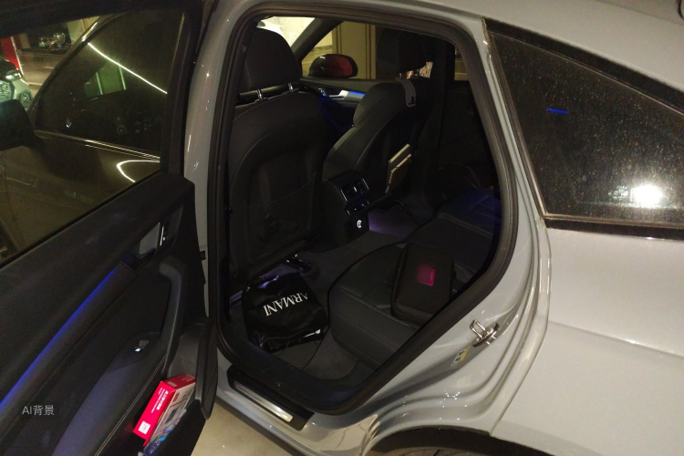 Audi Q5L Sportback 2024 immagine di auto #19