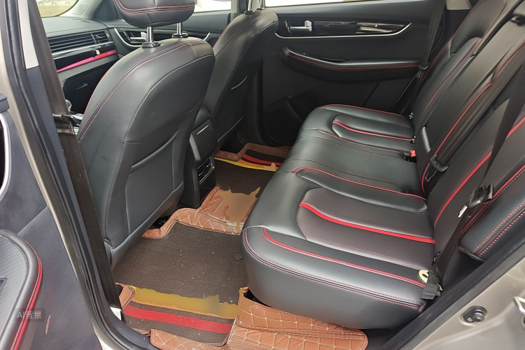 Forthing JOYEAR X5 2018 #19 Forthing JOYEAR X5 2018 car image #19