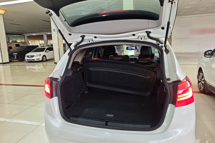 BMW 2 Series Tourer 2016 car image #19