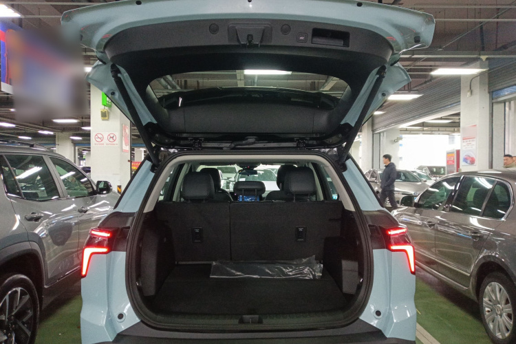 Chevrolet Equinox Plus 2025 car image #19