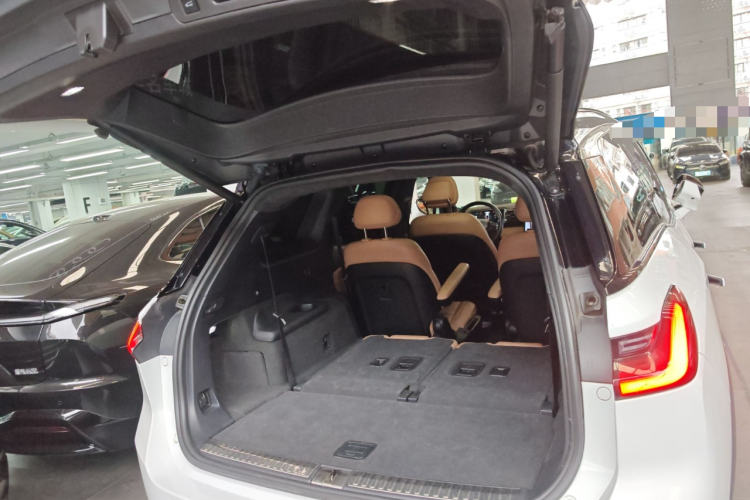 NIO ES8 2022 car image #19