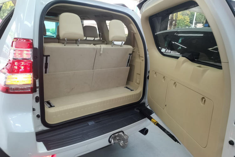 Toyota Land Cruiser Prado 2017 #19 Toyota Land Cruiser Prado 2017 car image #19