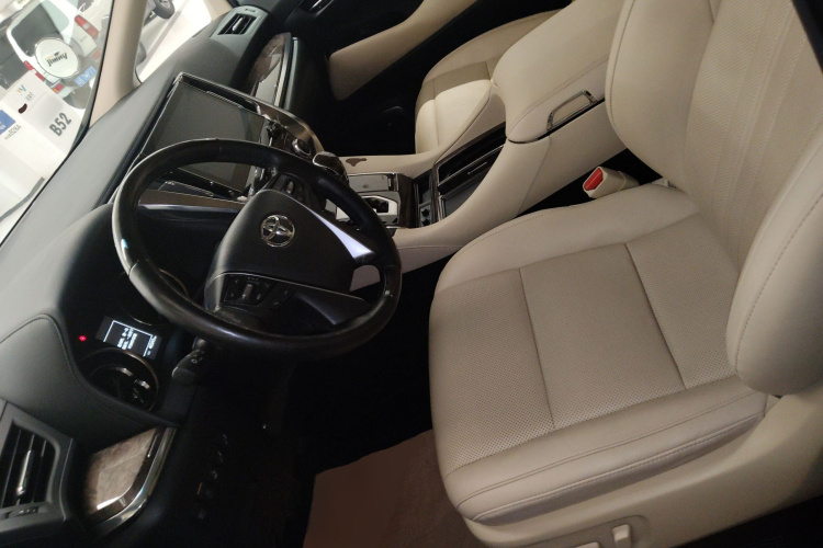 Toyota Vellfire 2022 #19 Toyota Vellfire 2022 صورة سيارة #19