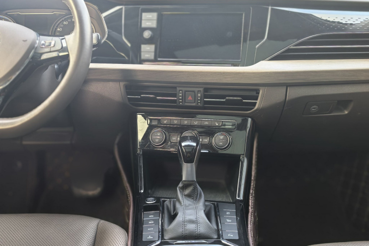 Volkswagen Passat New Energy 2019 #19 Volkswagen Passat New Energy 2019 صورة سيارة #19