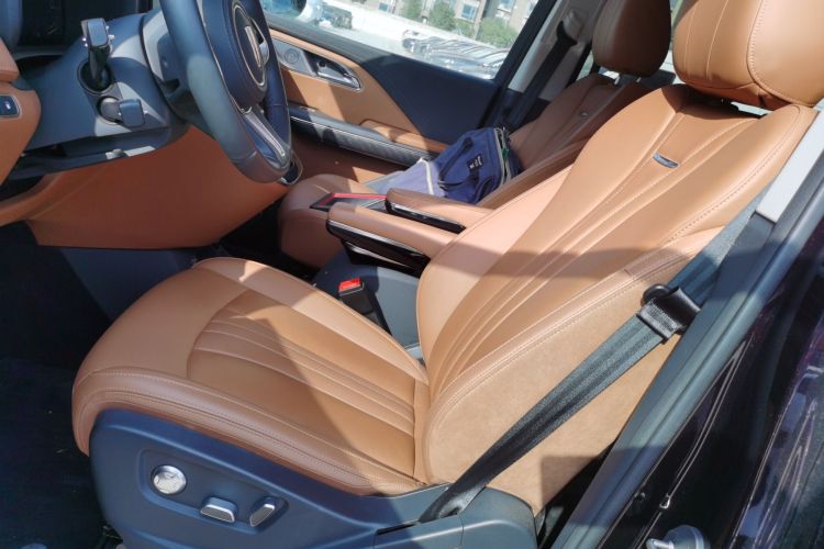 HongQi HQ9 PHEV 2024 #19 HongQi HQ9 PHEV 2024 car image #19