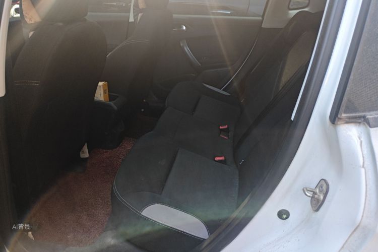 Peugeot 2008 2017 car image #19