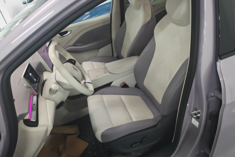 MG 2025 car image #19