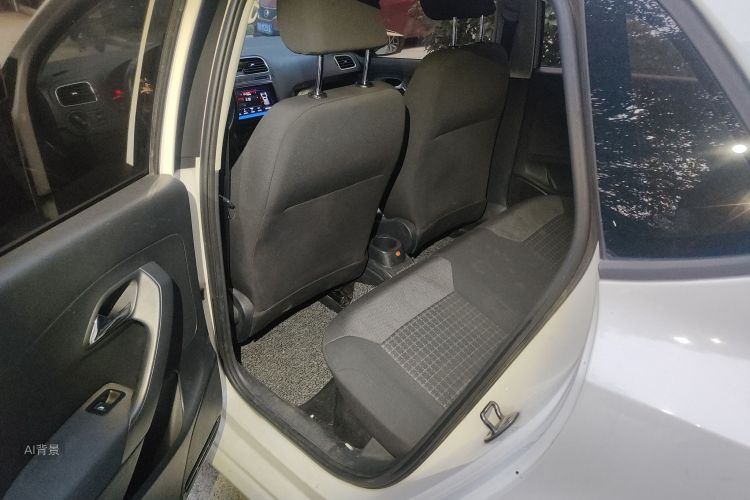 Polo 2016 car image #19