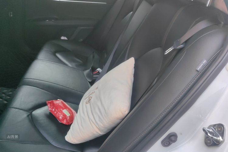 Toyota Camry 2020 immagine di auto #19