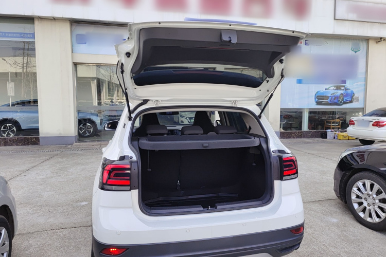 Volkswagen T-Cross 2020 #19 Volkswagen T-Cross 2020 car image #19