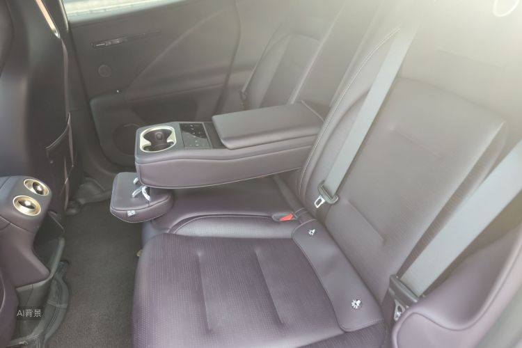 Avatr 07 2025 car image #19