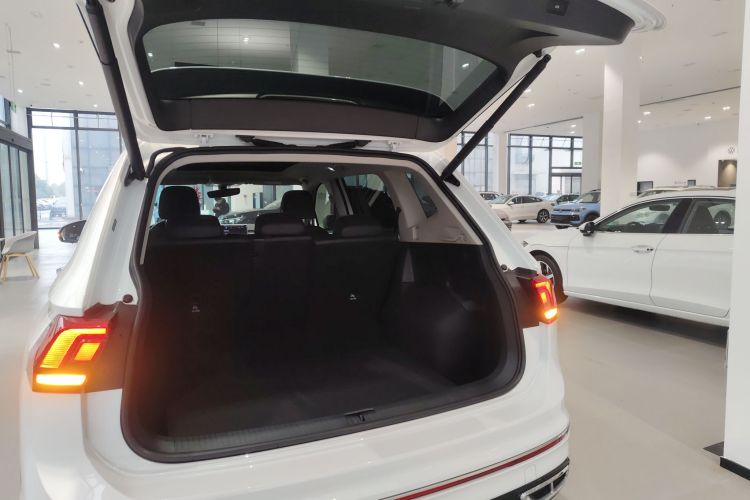 Volkswagen Tiguan L 2024 #19 Volkswagen Tiguan L 2024 car image #19