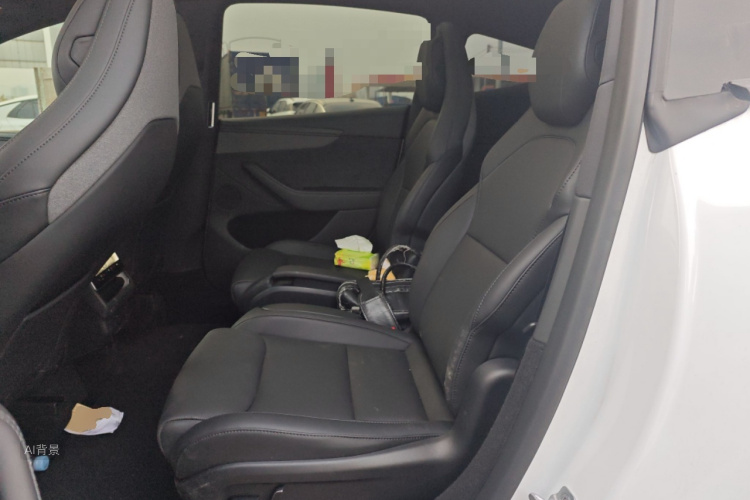 特斯拉 Model Y L 2025 汽车图片 #19